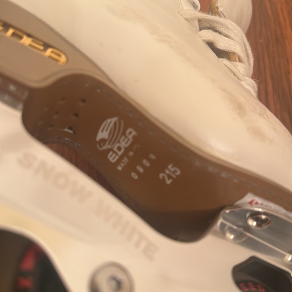 Edea Chorus figure skating boot with Snow White roller blades attached size 215 - Picture 10 of 11